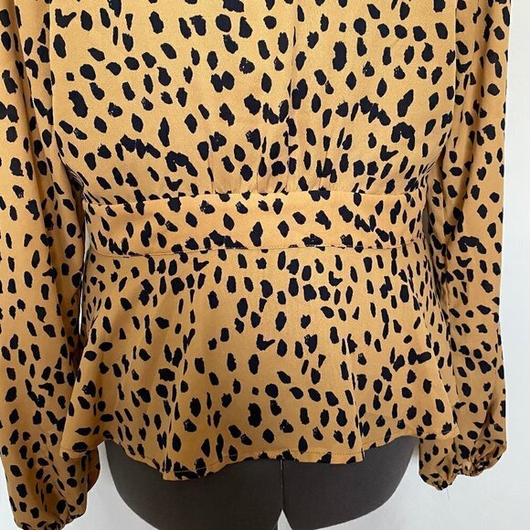38.  Fashion Nova Cheetah Animal Print Long Sleeve Waist Fit Blouse Sz 1X - Picture 7 of 10